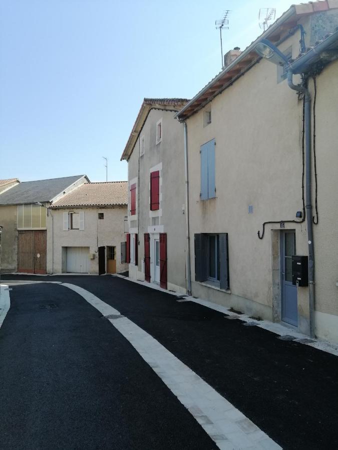Le refuge de la Sallée Gençay Esterno foto